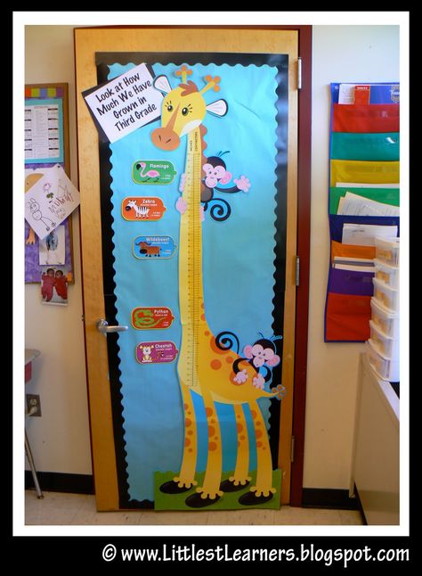 Birthday Bulletin Board Ideas, Themed Classroom Ideas, Safari Classroom, Preschool Jungle, Multicultural Classroom, Jungle Classroom, April Preschool, Birthday Bulletin Board, Giraffe Theme