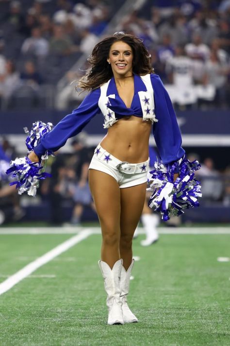 Dallas Cowboys Cheerleader Costume, Americas Sweethearts, Cheerleader Halloween, Dallas Cheerleaders, Cowboys Cheerleaders, Celebrity Selfies, Cowboy Costume, Cheerleader Costume, Cheerleading Outfits