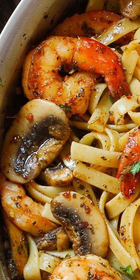 Shrimp Pesto Pasta, Easy Pasta Dinner Recipes, Paleo Pasta, Mushroom Garlic, Pesto Shrimp, Shrimp Fettuccine, Recipe Shrimp, Resep Pasta, Cooked Shrimp