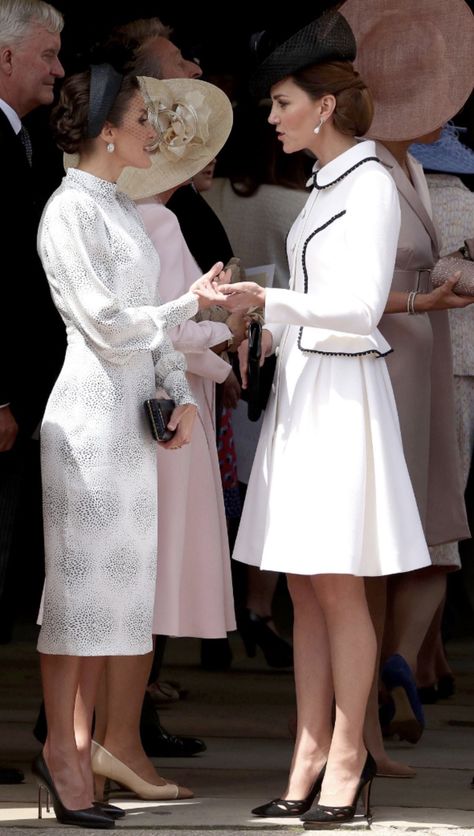 Kate Middleton White, Essence Types, Kate Middleton Queen, Elizabeth Queen, Kate Middleton Style Outfits, Düşes Kate, Looks Kate Middleton, Order Of The Garter, Princess Katherine