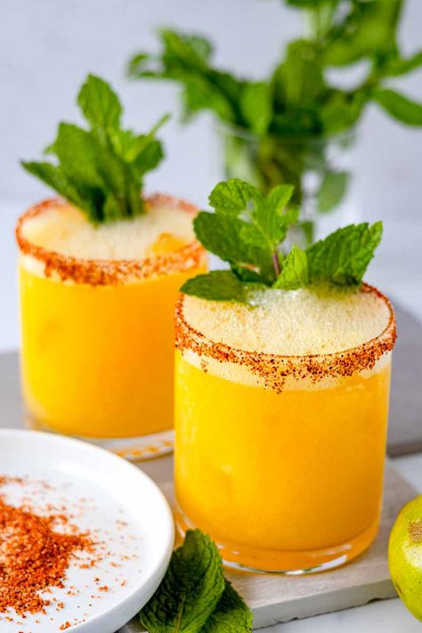 Mango Mule Mocktail Mango Margarita Mocktail, Mango Mule Mocktail, Mango Mocktail Recipe, Indian Mocktail Recipe, Virgin Mule, Tropical Mocktail Recipe, Fancy Popsicles, Mule Mocktails, Mule Mocktail Recipe