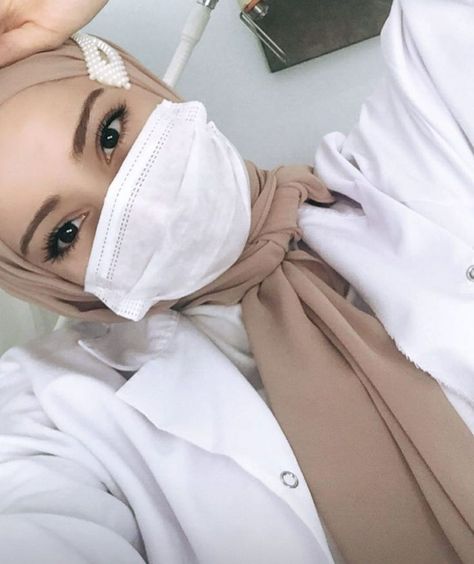 Nurse Hijab, Hijabi Doctor Outfit, Hijab Doctor, Motherhood Illustration, Medical Photography, Medical Pictures, Doctor Outfit, Fashion Model Photography, Stylish Hijab