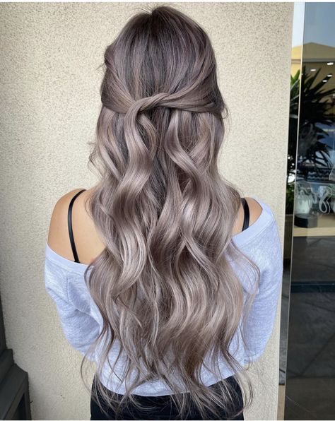 Mauve Balayage, Ashy Hair, Venus Of Willendorf, Mushroom Hair, Warm Scarves, Beige Hair, Ash Hair, Ash Hair Color, Hair Inspiration Long