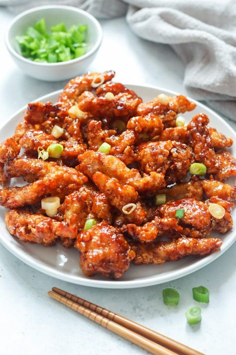 Crispy Chilli Chicken Recipe - My Morning Mocha 10 Min Dinner, Crispy Chilli Chicken, Lola Dupre, Chilli Chicken Recipe, Sweet Chilli Chicken, Crispy Chicken Recipes, Ginger Paste, Chinese Takeaway, Main Course Dishes