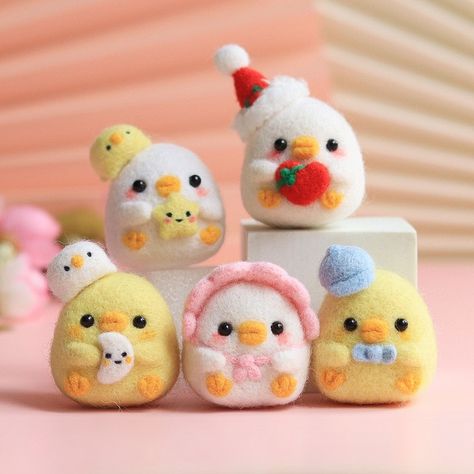 Plush Diy, Duck Doll, Needle Felting Supplies, Wool Dolls, Needle Felting Diy, Needle Felting Kits, Needle Felting Projects, Handmade Plush, Diy Cross Stitch