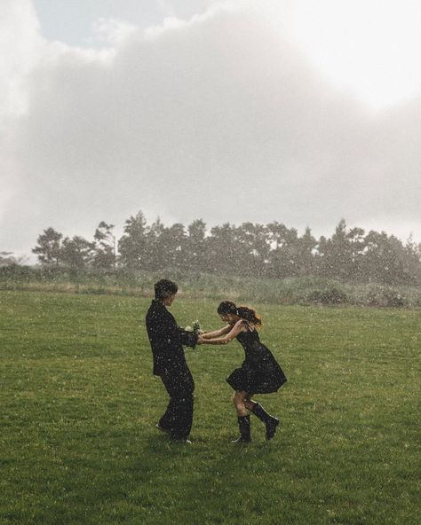 Love Dp, Old Fashioned Love, Kids In Love, Dp Images, Couples Vibe, My Kind Of Love, Couple Dancing, Couples Poses For Pictures, Dancing In The Rain