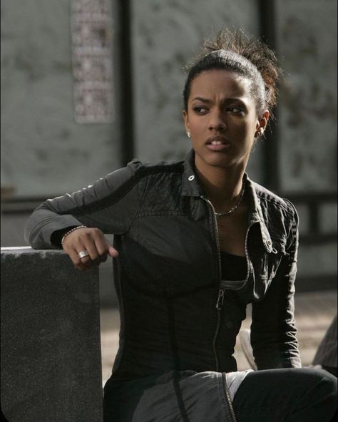 This is one of the best reasons why vintage is so amazing & nostalgic … The one n only Martha Jones from Doctor Who episode ‘Utopia’ in S3… | Instagram Martha Doctor Who, End Of The Universe, Best Sci Fi Shows, Catherine Tate, Martha Jones, Doctor Who Companions, Doctor Who Tv, Captain Jack Harkness, Jack Harkness