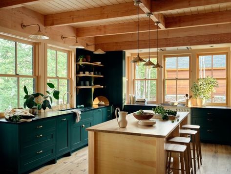 Maine Lakehouse — Sean Litchfield Ny Townhouse, Cottage Kitchen Inspiration, Cape Cod Cottage, Soho Loft, Cabin Design, Updating House, Cottage Kitchen, Beautiful Kitchens, Interior Design Studio