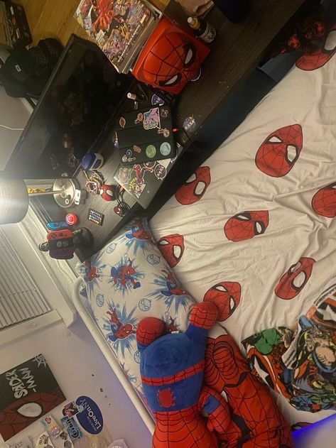 Spider Man Room Ideas, Spider Man Outfits, Spiderman Fashion, Spiderman Room Decor, Spiderman Bedroom, Marvel Bedroom, Spiderman Room, Spiderman Girl, Marvel Room