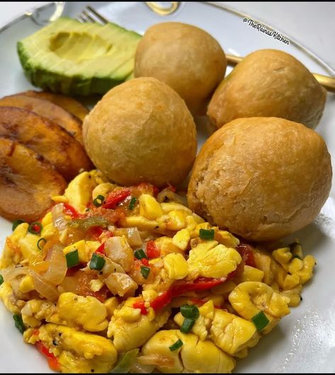 🇯🇲Ackee & Saltfish Goes Best With? #ackee #ackeeandsaltfish #jamaicanfood Ackee And Saltfish Jamaican, Ackee And Saltfish Recipe, Ackee And Saltfish, Food Esthetics, Cultural Food, Plantain Recipes, Jamaican Cuisine, Food Platter, Jamaican Dishes