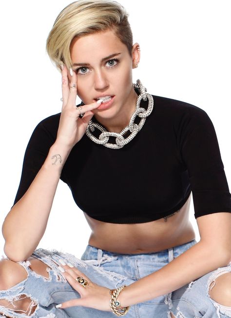 Miley Cyrus Short Hair, Miley Cyrus 2013, Miley Cyrus Photoshoot, Miley Cyrus Style, Hannah Montana, Pixie Hairstyles, Miley Cyrus, Beautiful People, Short Hair Styles