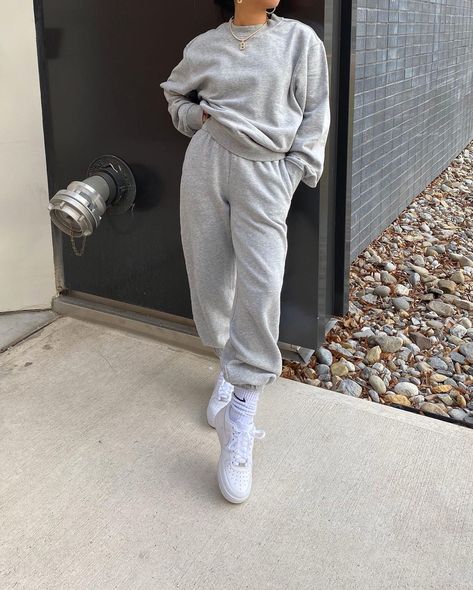 Gray Sweats Outfit, Womens Tracksuit Outfit, Sweatpants And Hoodie Outfit, Grey Sweats Outfit, Sweatsuit Outfits Women, Nike Socks Outfit, Crew Socks Outfit, Gray Hoodie Outfit, Tracksuit Outfit Women