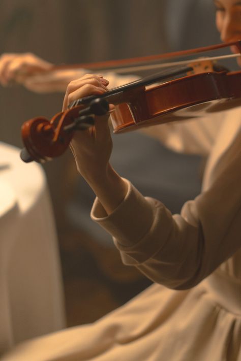 Violin Aesthetic, Another Love Song, Violin Photography, Violin Practice, Violin Teacher, Playing The Violin, Violin Art, Violin Music, The Violin