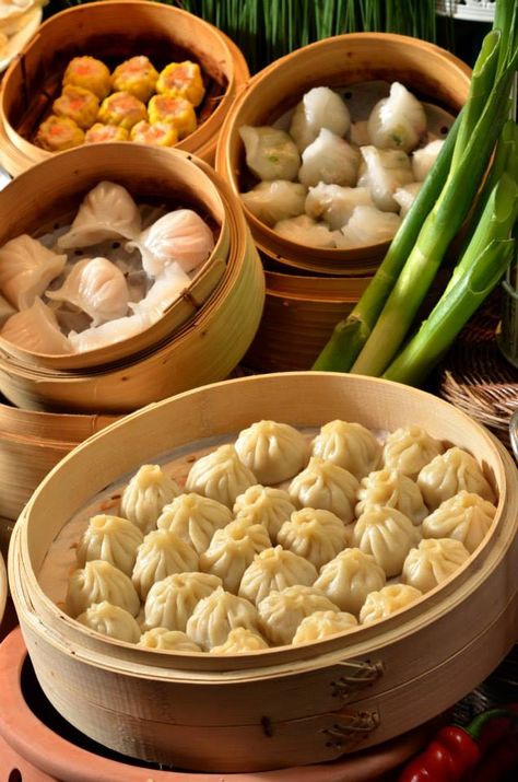 What's your favourite type of #dumpling? #MOfoodies Wedding Dumplings, Asian Wedding Food Ideas, Chinese Catering Ideas, Dumplings Wedding, Japanese Wedding Food Ideas, Wedding Food Asian, Dumpling Bar Wedding, Japanese Wedding Food, Mini Dumplings