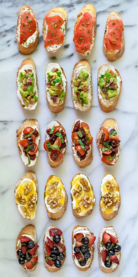 These 5 easy bruschetta recipes make for seriously simple summer entertaining Summer Entertaining Recipes, Easy Bruschetta Recipe, Easy Bruschetta, Whipped Ricotta, Ayam Bakar, Bruschetta Recipe, Party Appetizer, Snacks Für Party, Summer Entertaining