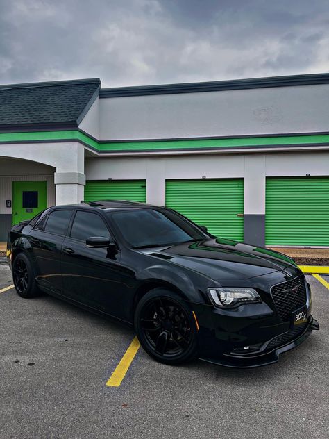 Blacked Out Chrysler 300, Chrysler 300 Aesthetic, Crysler300 Hellcat, 300s Chrysler, Chrysler 300 Hellcat, Black Chrysler 300, Hellcat Chrysler, 300 Hellcat, Chrysler 300 Black