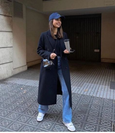 Street Athleisure, Tokyo Outfits, Emelie Lindmark, Japan Outfits, Winter Date Night, Winter Date Night Outfits, Nyc Outfits, Date Night Outfits, Japan Outfit