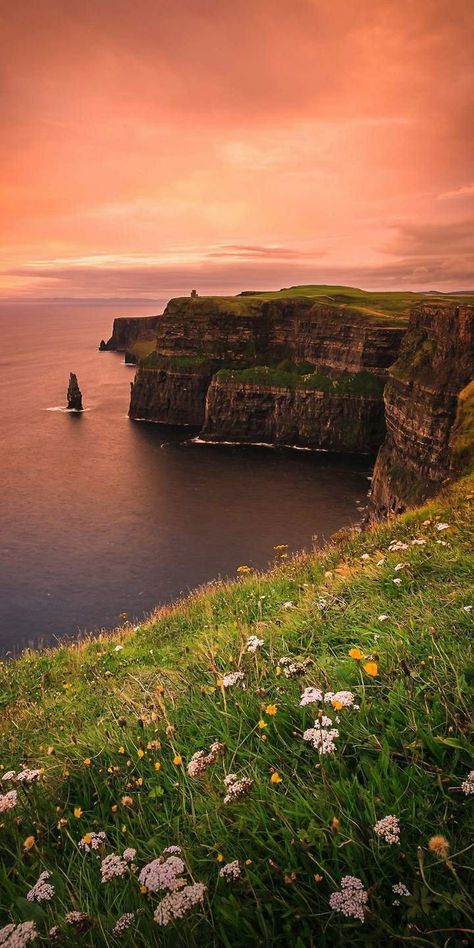 Ireland Cliffs, Ocean Cliff, Ireland Landscape, Cliffs Of Moher, Pastel Art, Image House, Scenery Wallpaper, Landscape Photos, Oil Pastel