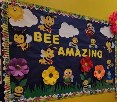 Bee Hive Classroom Theme, Bee Bulletin Boards, Class Board Decoration, Spring Classroom Door, Background Sunflower, Soft Board, Bee Themed Classroom, Bee Classroom, Basant Panchami