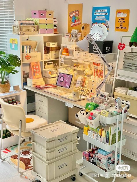 Study Desk Decor, Room Hacks, Aesthetic Room Ideas, Cosy Room, Pinterest Room Decor, Study Room Decor, Gaming Room Setup, Room Desk, Cute Room Ideas