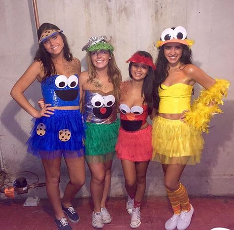 Halloween Trio, Trio Costumes, Teen Halloween, Diy Lego, Holloween Costume, Costumes For Teens, Couples Halloween, Group Halloween Costumes, Halloween Costumes For Teens