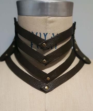 Leather Choker Diy, Httyd Oc, Witch Store, Diy Choker, Deep Olive Green, Outfit Reference, Vintage Attire, Handmade Leather Jewelry, Viking Costume