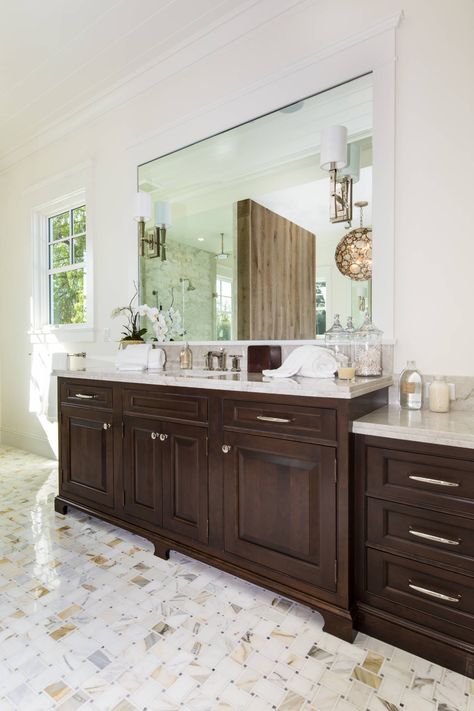 Encino, CA - Traditional - Bathroom - Los Angeles - by Showcase Kitchens and Baths | Houzz Cherry Cabinets Bathroom Master Bath, Traditional Bathroom Vanity Ideas, Master Bath With Dark Cabinets, Modern Brown Bathroom Ideas, Brown Cabinet Bathroom, Brown Cabinets Bathroom, Bathroom With Brown Cabinets, Dark Brown Bathroom Vanity, Cherry Cabinets Bathroom