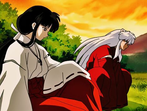 Kikyo and Inuyasha's romantic moment in the sunset Inuyasha And Kikyo, Inuyasha Love, Inuyasha And Sesshomaru, Kagome And Inuyasha, Kagome Higurashi, Christina Perri, Pretty Guardian Sailor Moon, Dope Art, Cardcaptor Sakura