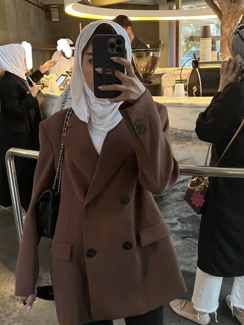 Kuwait Girl, Kuwait Girls, Kuwaiti Girl, Hijabi Fits, Hijabi Fashion Casual, Hijab Look, Modesty Fashion, Hijabi Style, Muslim Fashion Outfits