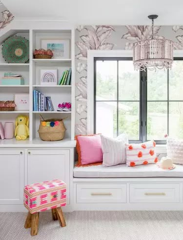 Bedroom Window Seat, Built In Window Seat, Window Seat Design, American Interior, Eclectic Bedroom, Stuffed Animal Storage, Big Girl Rooms, Window Seat, Bedroom Colors