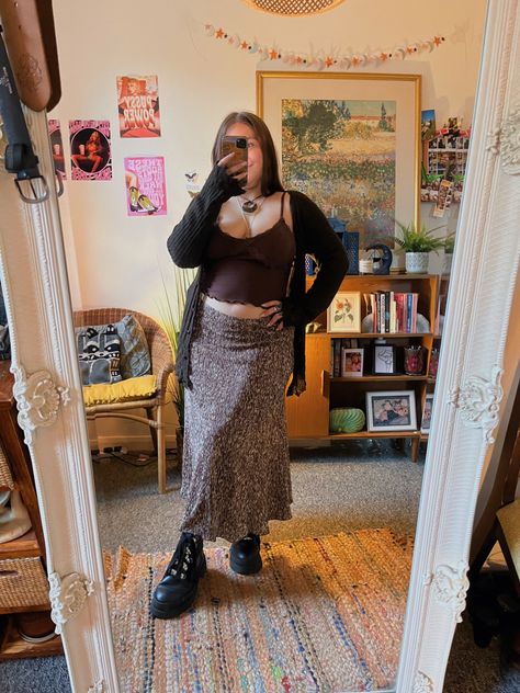 Plus Size Fairycore Grunge, 90s Witchy Outfits Plus Size, Thrifted Plus Size Outfits, Plus Size Outfits School, Grunge Outfits Mid Size, Plus Size Whimsigoth Outfits, Plus Size Long Skirt Outfits, Maxi Skirt Outfit Plus Size, Whimsigoth Outfits Plus Size