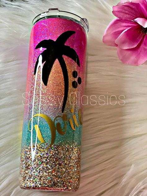 Hawaiian Tumbler Ideas, Tropical Tumbler Ideas, Flamingo Tumbler Ideas, Vacation Cups, Beach Tumblers, Tropical Tumbler, Yeti Cup Designs, Cups Ideas, Beach Cups