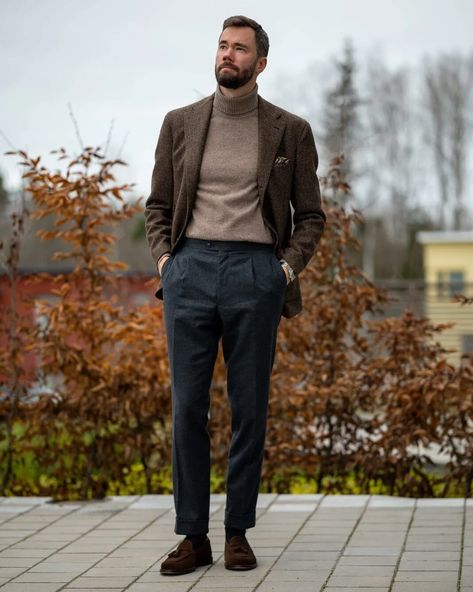 Office Outfit Men, Men Suit Outfit, Turtleneck Outfit Men, Turtleneck And Blazer, Turtleneck Outfits, Sweater Outfits Men, Mens Dress Outfits, Fall Suit, Blazer Outfits Men