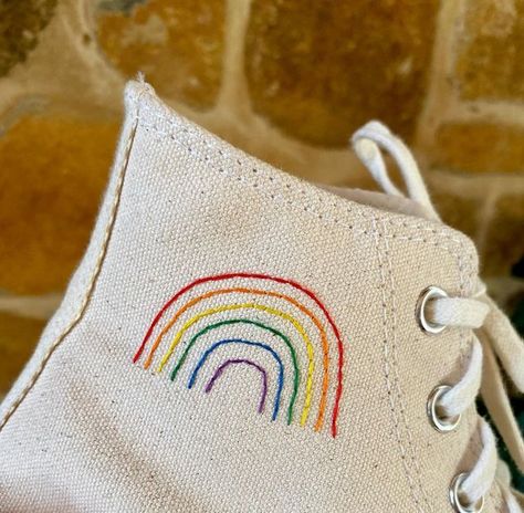 Pride Jeans Diy, Simple Converse Embroidery, Converse Embroidery Ideas Easy, Pride Embroidery Ideas, Converse Embroidery Ideas, Queer Embroidery, Sneaker Embroidery, Pride Fits, Pride Converse