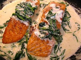 Rita's Recipes: Salmon with Spinach in a Blue Cheese Cream Sauce Blue Cheese Cream Sauce, Cheese Cream Sauce, Salmon With Spinach, Pasta Salad For Kids, Rita Recipe, Sunday Meals, Blue Cheese Recipes, Recipes Salmon, Salmon Spinach