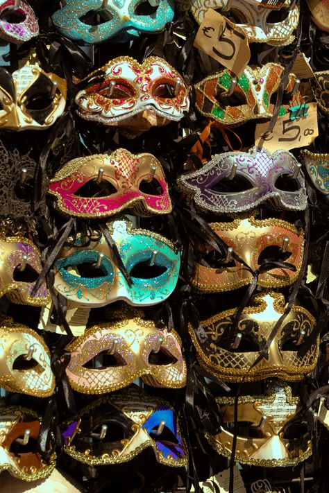 Italian Masks Venice, Venice Festival Mask, Italian Masquerade Carnival Of Venice, Venice Themed Party, Mask Party Aesthetic, Mascarade Aesthetic, Venice Carnival Aesthetic, Venetian Aesthetic, Mascaras Aesthetic