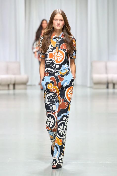 Leonard Paris Spring 2025 Ready-to-Wear Runway, Fashion Show & Collection Review [PHOTOS] Leonard Paris, Paris Look, Show Collection, Alessandro Michele, September 2024, Fashion Show Collection, Fashion Week Spring, Paris Fashion, Runway Fashion