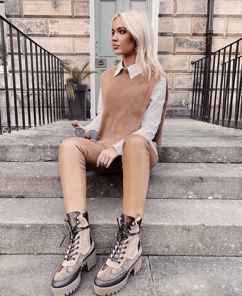 Ella Ravenscroft, Clogs, Style Inspiration, My Style, Instagram Photos, Instagram