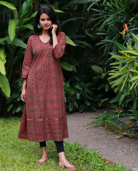 Ajrak Kurti Designs Latest, Ajrakh Kurti Designs Latest, Anarkali Dress Neck Designs, Latest Kurta Designs Women, Designs For Suits Neck, Aline Kurti Design, Hand Embroidery Neck Designs, Kurtis Neck Designs, Angrakha Style Dresses