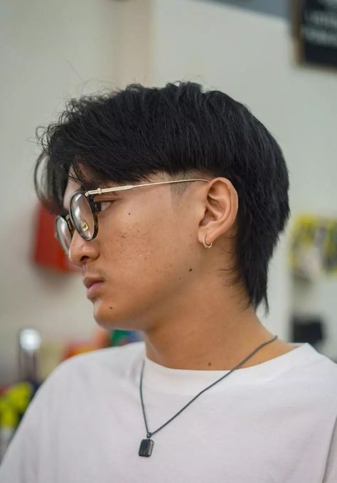 Mullets With Straight Hair Men, Medium Length Mullet Men Straight Hair, Haircut With Sides Shaved, Modern Mullet Hair Men, Asian Mullet Straight Hair, Straight Hair Modern Mullet Men, Mullet For Men Straight Hair, Asian Hair Mullet, Haircuts Thick Hair Medium