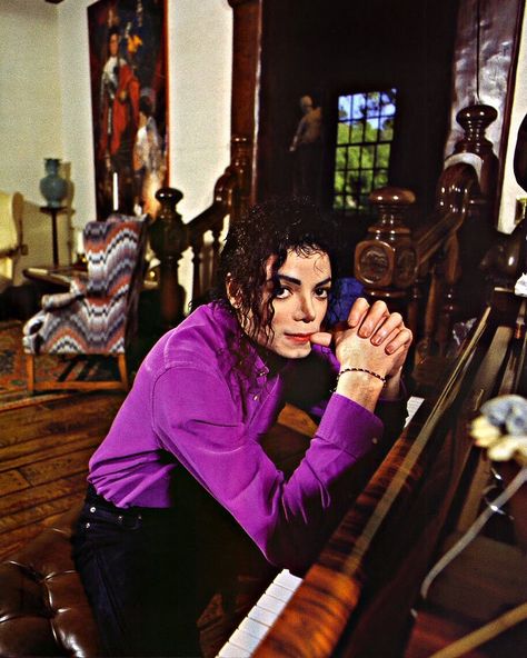 Michael Jackson in Neverland by Harry Benson, 1993. Harry Benson, Neverland Ranch, Michael Jackson Neverland, Love Dance, Joseph Jackson, Michael Jackson Pics, King Of Pop, King Of Music, Paris Jackson