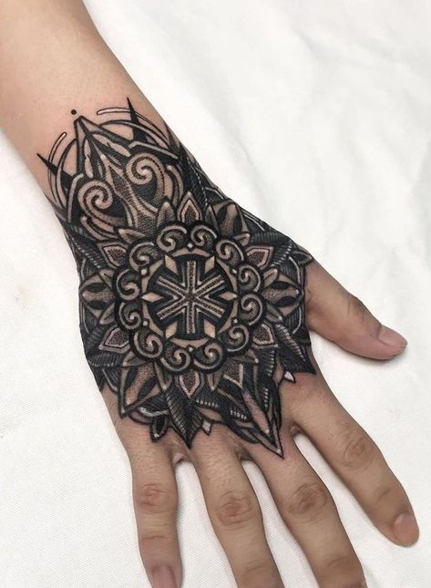 Traditional Mandala Tattoo, Geometric Tattoo Hand, Mandala Tattoo Designs, Herren Hand Tattoos, Mandala Hand Tattoos, Forearm Band Tattoos, Hand And Finger Tattoos, Wrist Tattoos For Guys, Beautiful Mandala