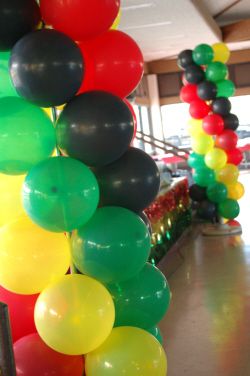 Jah, Rasta, Reggae Balloon Columns | Sweet-Art Designs... Creative ideas from the heart! Ghana Party Decorations, Bob Marley Party Ideas, Reggae Birthday, Rasta Wedding, Caribbean Theme Party, Bob Marley Birthday, Juneteenth Party, Kwanzaa Party, Rasta Party