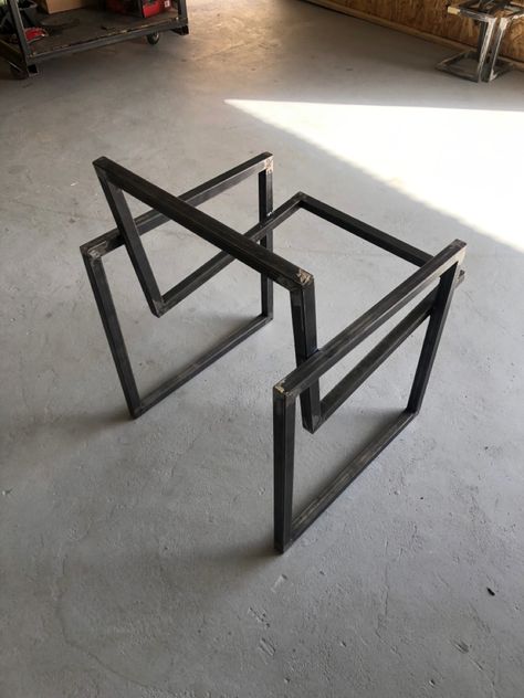 This metal chair is very comfortable to enjoy many needs together Wabisabi Living, Metal Chair Design, Metal And Wood Chairs, Metal Sheet Design, Metal Outdoor Chairs, Metal Frame Chair, Iron Furniture Design, Steel Furniture Design, Welded Furniture