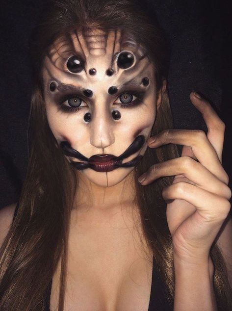 Halloween Spider Makeup, Halloween Makeup Artist, Eye Face Painting, Spider Makeup, Spider Face, Spider Costume, Spider Queen, Queen Makeup, Scary Makeup