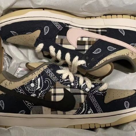 Nike Dunk SB Low“Jackboys” Nike Dunk Low Outfit Men, Nike Dunk Low Outfit Woman, Nike Dunks Outfit Woman, Travis Scott Sb Dunks, Travis Scott Sb, Dunk Low Outfit Women, Nike Dunk Low Outfit, Huraches Nike, Black Huarache