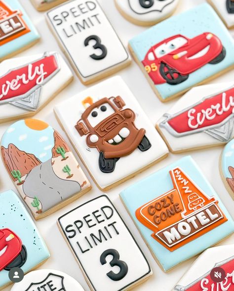 Radiator Springs Cookies, Disney Cars Birthday Cookies, Disney Cars Cookies Decorated, Pixar Cars Cookies, Cars Cookies Disney, Cars Sugar Cookies, Cars Cookies, Car Themed Wedding, Shrek Party