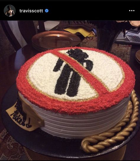 Travis Scott Birthday Cake, Travis Scott Cake, Travis Scott Birthday, Travis Scott Wallpapers, My King, Travis Scott, Deep Fried, Cake Ideas, Birthday Cake