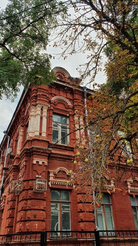 Christmas Hangout, Red Architecture, Mansion Aesthetic, Classic Architecture, Brick Building, Building Exterior, Red Bricks, Old Buildings, House Music