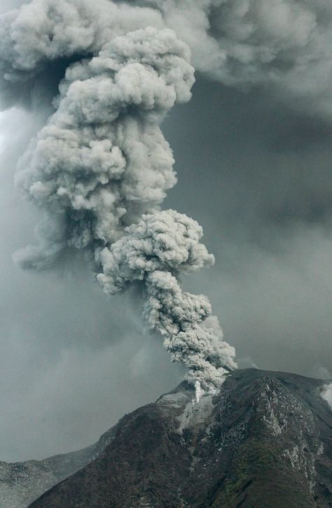 Volcano Eruption, Taal Volcano, North Sumatra, Castle Project, Volcanic Ash, Plate Tectonics, Lava Flow, Black Sand Beach, Drawing Projects